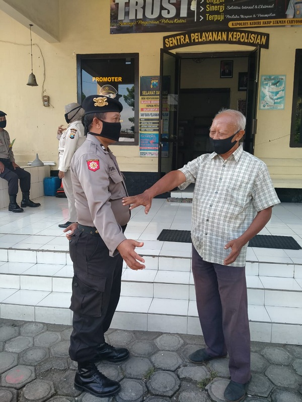 /Jun09.Install-Polsek Kandat Kediri2.jpg