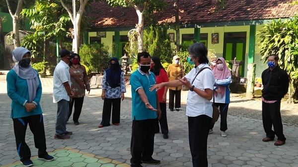 /Jun11.Install-SMPN1 Ngadiluwih Kediri1.jpg